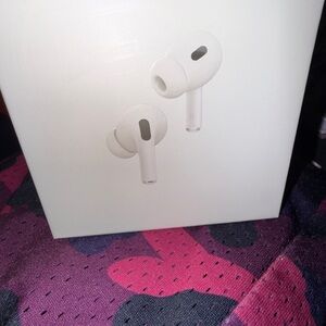 Apple AirPods Pro with MagSafe Charging Case